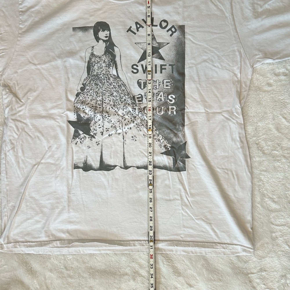 Taylor Swift The Eras Tour Official Merchandise - Crew Neck Tour Tee Size 3XL - Picture 8 of 8